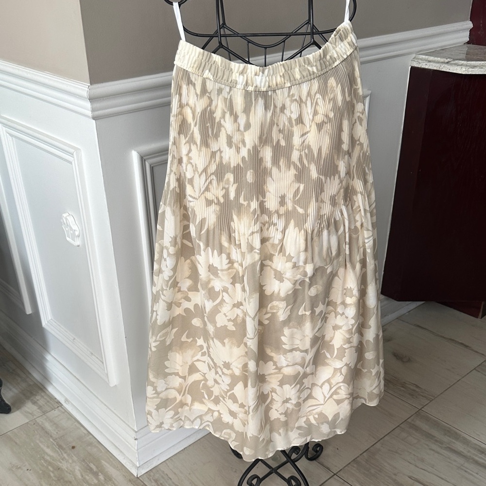 Women’s Floral A-Line Skirt in Beige and Cream
